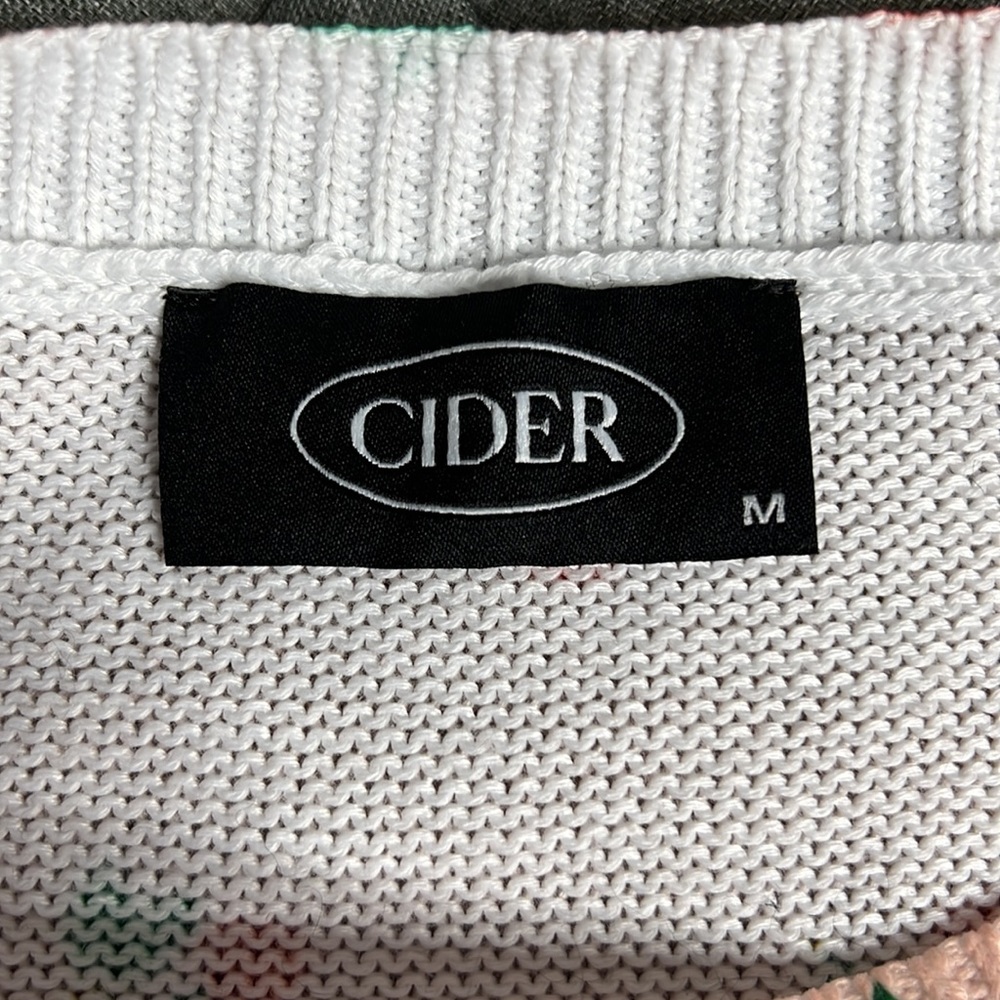 Cider Short Sleeve Cherry🍒 Print Crop Top - Picture 3 of 3